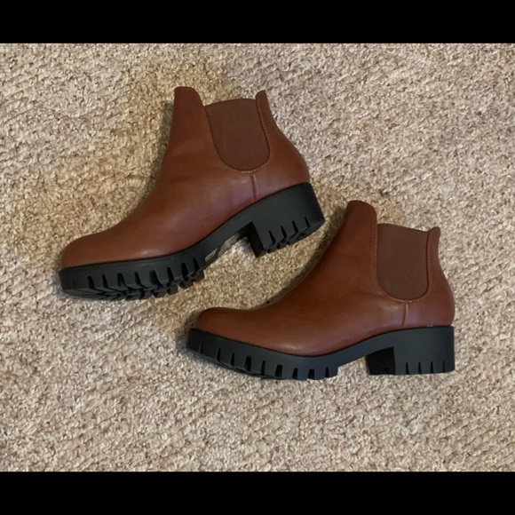 Chase + Chloe Shoes - EUC Chase + Chloe brown booties
